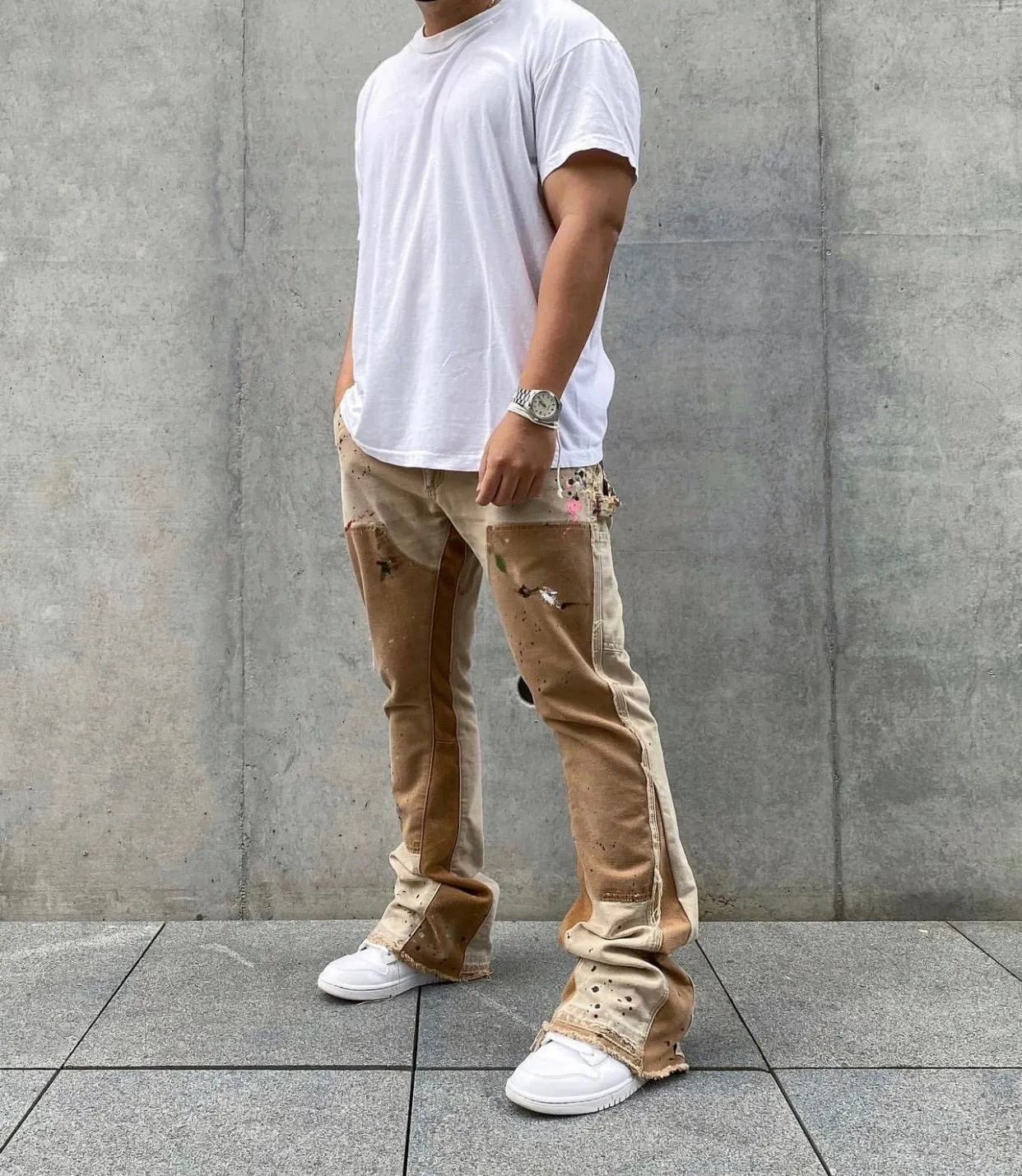 -Size picture above P250#G91 GALLERY DEPT. Spliced ​​patchwork splash-ink denim flared trousers washed and distressed spliced ​​denim jeans. During the process, the owner of the denim washing plant helped introduce a boss who once worked at Levi's foundry and then started his own business. This also paved the way for the following styles. Therefore, Levi's remodeled single product for the base plate is really familiar. Whether it is the fabrics supplied or the lathes used in production, there is nothing to choose from. -Color: Black -Size: S-XXL (corresponding to 28-36)